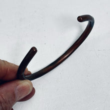 Load image into Gallery viewer, Vtg Copper Metal Cuff Bracelet Large Unisex Classic Adjustable