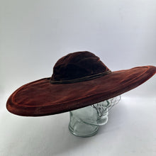 Load image into Gallery viewer, Vtg Garolner Velvet Hat Women 22 Brown Short Rear Wide Side Front Brim Netting
